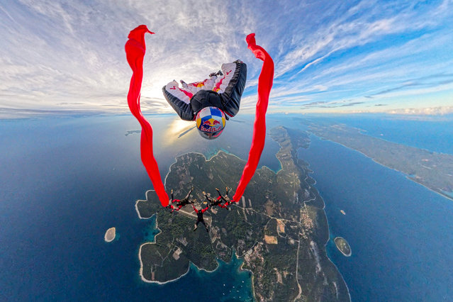 Andy Farrington seen during the Red Bull Ultimate Aerial Obstacle Course in Croatia on September 17, 2024. (Photo by Joerg Mitter/Red Bull Content Pool)