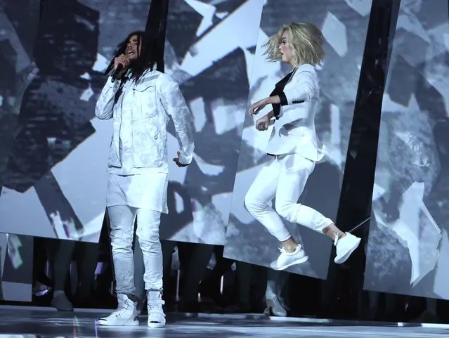 Skip Marley and Katy Perry perform “Chained to the Rhythm” at the 59th Annual Grammy Awards in Los Angeles, California, U.S. , February 12, 2017. (Photo by Lucy Nicholson/Reuters)