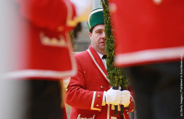 Coopers' Dance Continues In 495-Year-Old Tradition