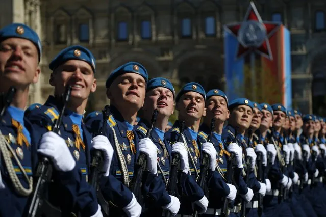 Russian servicemen march during a rehearsal for the Victory Day military parade at Red Square in Moscow on May 7, 2017. (Photo by Maxim Shemetov/Reuters)