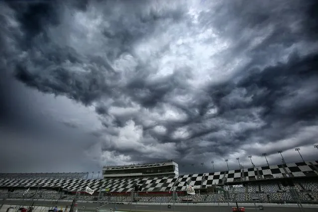 Poor weather and high winds forced the cancellation of Sprint Cup practice at Daytona International Speedway on Thursday, July 3, 2014, in Daytona Beach, Fla. (Photo by Joe Burbank/Orlando Sentinel/MCT)