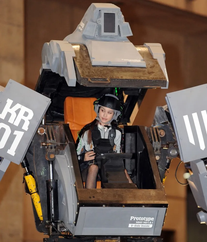 Rideable «Kuratas» Robot Mecha Unveiled at Wonder Festival