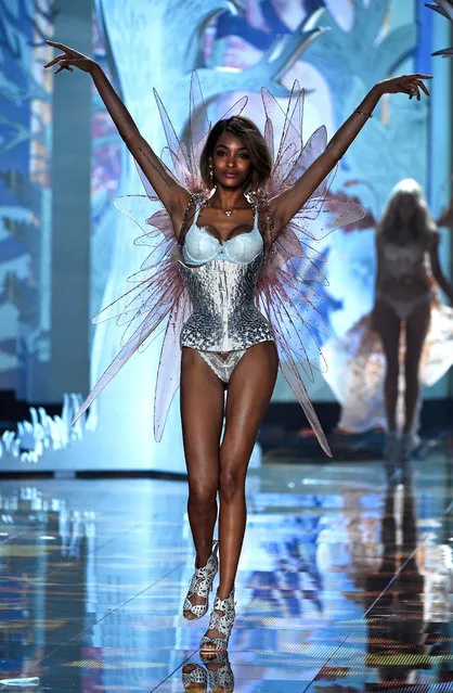 Jourdan Dunn walks the runway at the annual Victoria's Secret fashion show at Earls Court on December 2, 2014 in London, England. (Photo by Pascal Le Segretain/Getty Images)