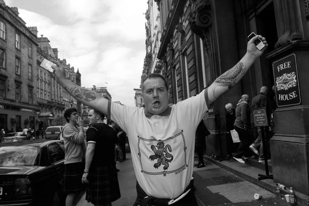 Photographer Captures Life in Glasgow