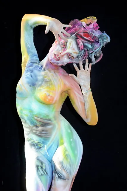 A model poses with her bodypainting designed by bodypainting artist Alla Krasnova from Russia during the 20th World Bodypainting Festival 2017 on July 29, 2017 in Klagenfurt, Austria. (Photo by Didier Messens/Getty Images)