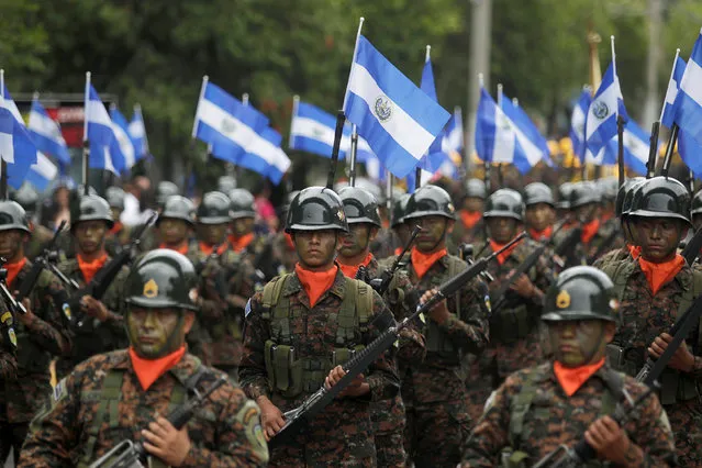 Salvadoran soldiers march during the parade commemorating Independence Day  in San Salvador, El Salvador September 15, 2016. (Photo by Jose Cabezas/Reuters)