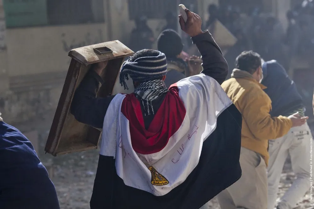 Egyptian Protesters Clash With Police