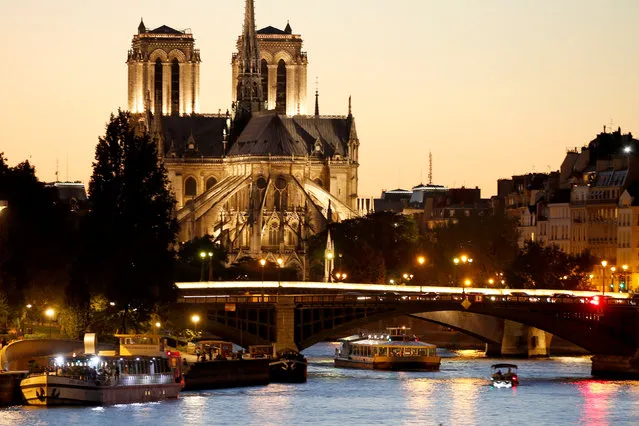 General view of the Ile Saint-Louis and the Notre Dame Cathedral at sunset in Paris, France September 28, 2016. (Photo by Charles Platiau/Reuters)