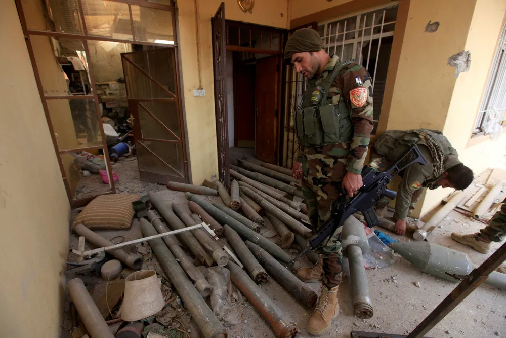 Iraqi Forces Push into Mosul