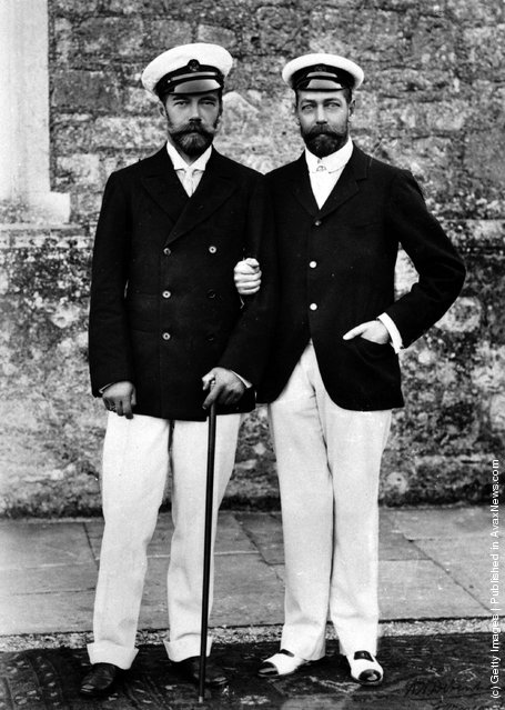 1915: King George V of Great Britain with Tsar Nicholas II of Russia