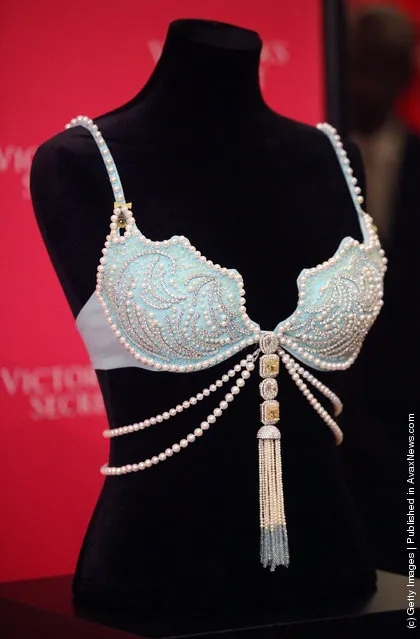 Miranda Kerr attends the unveiling of the 2011 Fantasy Treasure Bra at Victoria's Secret