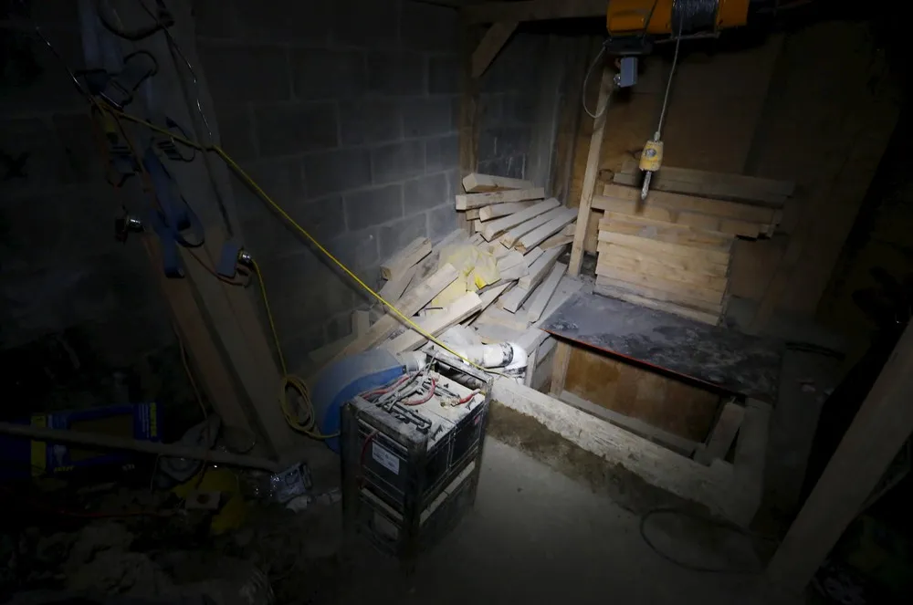 Mexican Drug Lord Escapes Prison