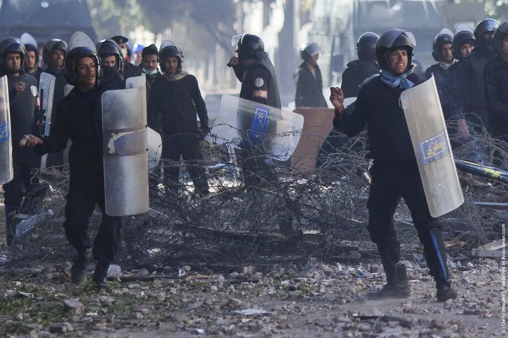 Egyptian Protesters Clash With Police