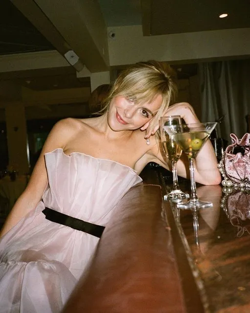 American actress Kiernan Shipka enjoys a “pre-game” cocktail in the second decade of April 2022. (Photo by kiernanshipka/Instagram)