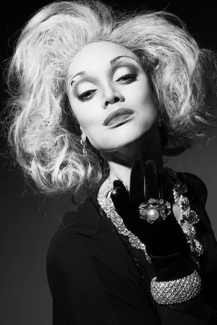 Tyra Banks Presents 15: Tyra Banks as Carmen Dell'Orefice. (Photo by Udo Spreitzenbarth)