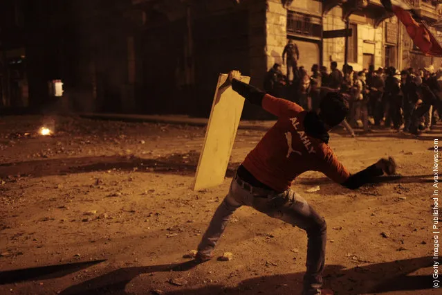 Egyptian Protesters Clash With Police