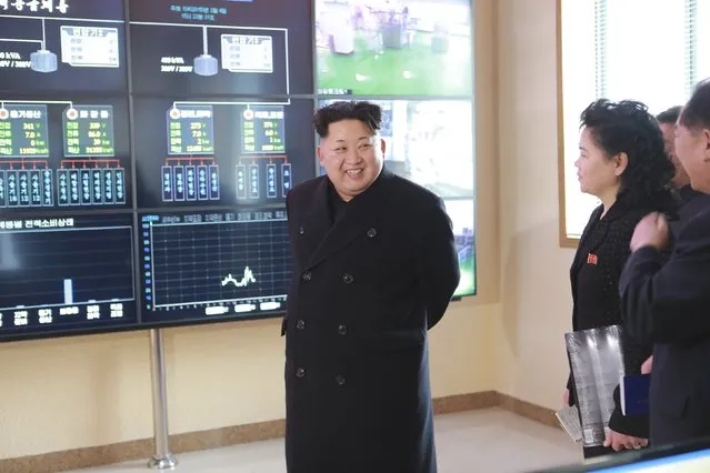 North Korean leader Kim Jong Un gives field guidance to the Pyongyang Cosmetics Factory in this undated photo released by North Korea's Korean Central News Agency (KCNA) in Pyongyang February 5, 2015. (Photo by Reuters/KCNA)