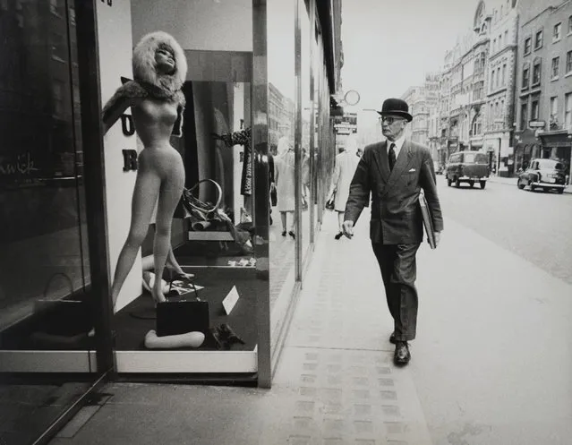 New Bond Street, London, 1964. (Photo by Neil Libbert/The Guardian)