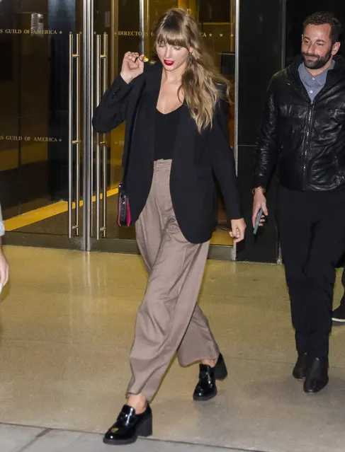 American singer-songwriter Taylor Swift has a rare outing a she heads to a screening of The Banshees of Inisherin in New York City on October 10, 2022. Also pictured attending are Oscar Isaac, Colin Farrell and Lily Allen. Swift wore a black blazer, brown trousers, and black loafers. (Photo by The Image Direct)