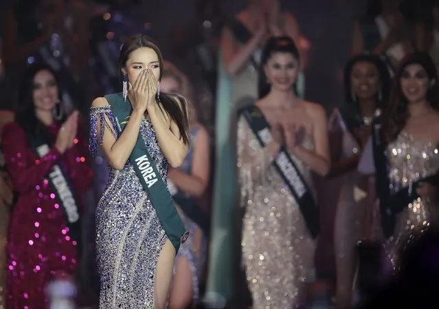 Mina Sue Choi (L) from South Korea reacts after winning the Miss Earth 2022 pageant during the coroâ€‹nation night in Manila, Philippines, 29 November 2022. (Photo by Francis R. Malasig/EPA/EFE)