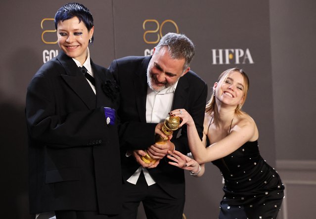 English actor Emma D’Arcy, English film and television director of Argentine origin, and former storyboard artist Miguel Sapochnik, and Australian actress Milly Alcock pose with the award for Best Television Series in Drama for “House of the Dragon” at the 80th Annual Golden Globe Awards in Beverly Hills, California, U.S., January 10, 2023. (Photo by Mario Anzuoni/Reuters)