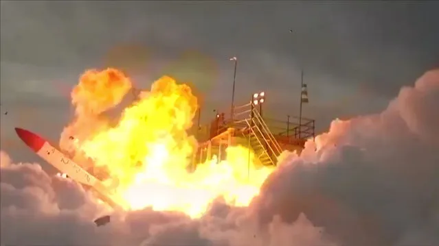 An explosion is seen as the MOMO-2 rocket, made by Japanese company Interstellar Technologies, crashes moments after lifting off in Hokkaido, Japan, June 30, 2018, in this still image taken from a video. (Photo by Interstellar Technologies Inc./Reuters TV via Reuters)