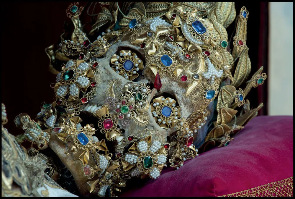 “Empire de la Mort” – Dripping with Gold and Jewels