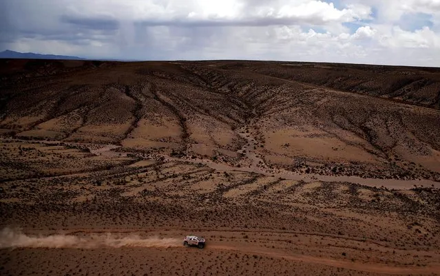 Sebastien Loeb of France drives his Peugeot during the fifth stage Jujuy-Uyuni in the Dakar Rally 2016 near Uyuni, Bolivia, January 7, 2016. (Photo by Marcos Brindicci/Reuters)