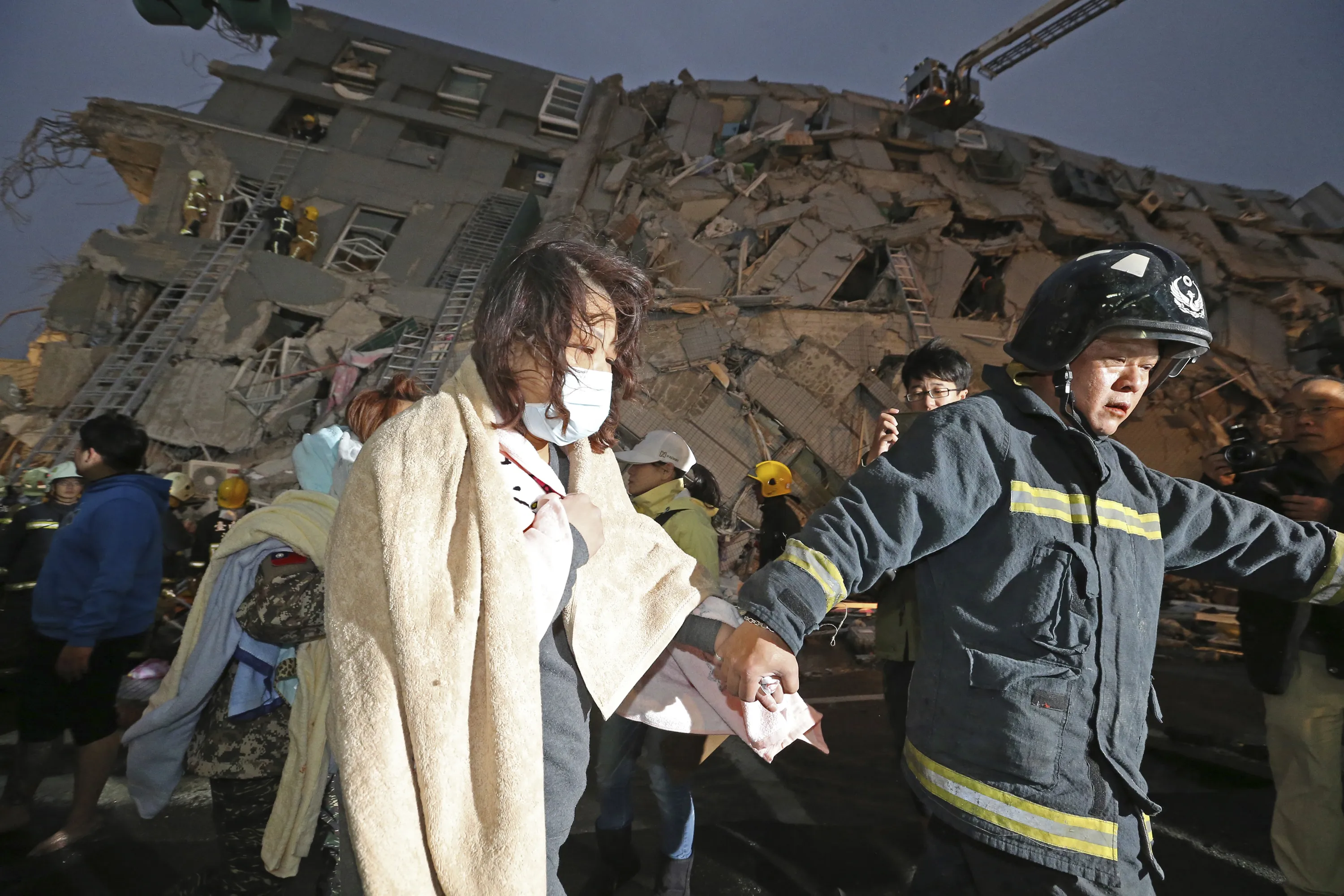 Тайвань землетрясение пострадавшие