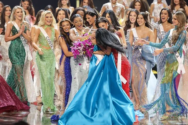 Miss Nicaragua Sheynnis Palacios celebrates with contestants after being is crowned as Miss Universe 2023 during the 72nd Miss Universe Competition at Gimnasio Nacional José Adolfo Pineda on November 18, 2023 in San Salvador, El Salvador. (Photo by Hector Vivas/Getty Images)