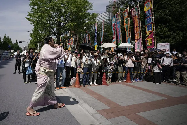 A sumo wrestler arrives at the national sumo stadium Sunday, May 26, 2019, in Tokyo, where U.S. President Donald Trump is scheduled to visit. (Photo by Jae C. Hong/AP Photo)