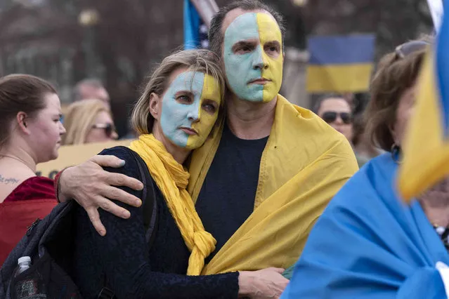 People protest the Russian invasion of Ukraine during a rally outside of the White House in Washington, Sunday, March 6, 2022. (Photo by Jose Luis Magana/AP Photo)
