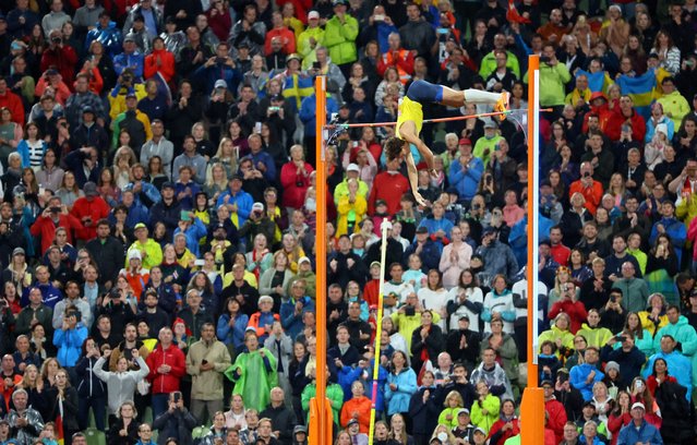 Gold medalist Armand Duplantis of Sweden competes at the Athletics - Men's Pole Vault Final on day 10 of the European Championships Munich 2022 at Olympiapark on August 20, 2022 in Munich, Germany. (Photo by Wolfgang Rattay/Reuters)