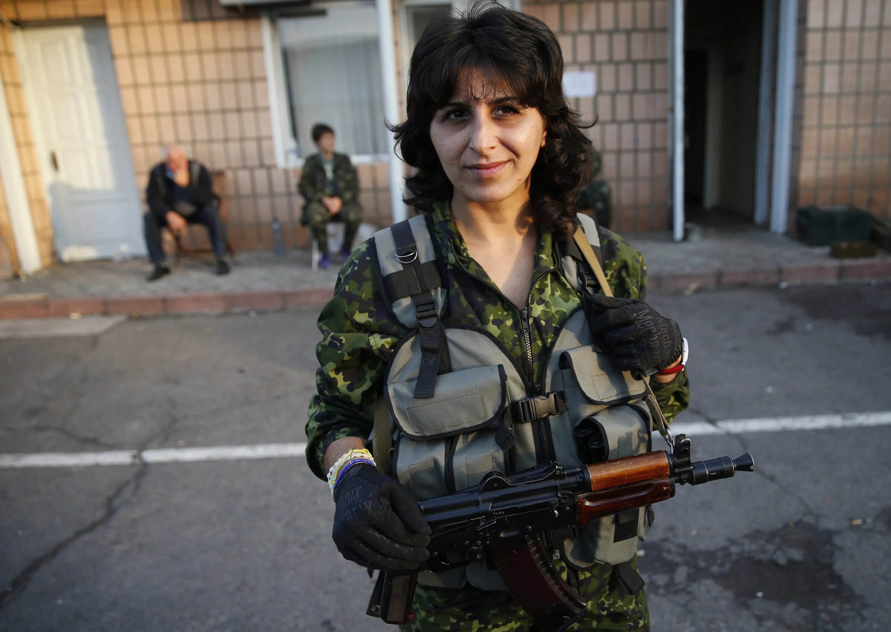 Женщины волонтеры на донбасс. Женщины ополченки Донбасса.
