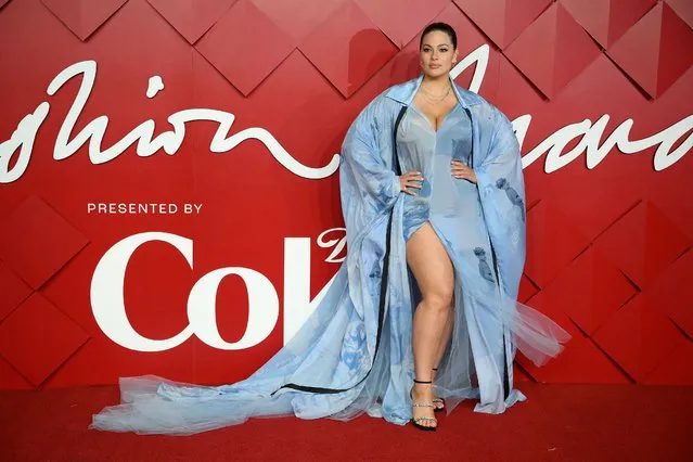 US model Ashley Graham poses on the red carpet upon arrival at The 2022 Fashion Awards in London on December 5, 2022. (Photo by Daniel Leal/AFP Photo)