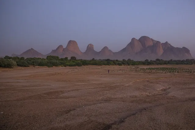 A general view of Kassala Mountains near the border with Eritrea, eastern Sudan, November 20, 2020. Ethiopia's deadly conflict with its northern Tigray region spilled over the border as several thousand people fled into Sudan, along with soldiers seeking protection, while the Tigray regional leader accused Eritrea of attacking at the request of Ethiopia's federal government. (Photo by Nariman El-Mofty/AP Photo)