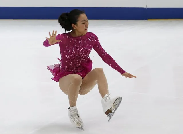 Mao Asada of Japan falls during the ladies' singles short program at the ISU Grand Prix of Figure Skating in Nagano, Japan, November 27, 2015. (Photo by Yuya Shino/Reuters)