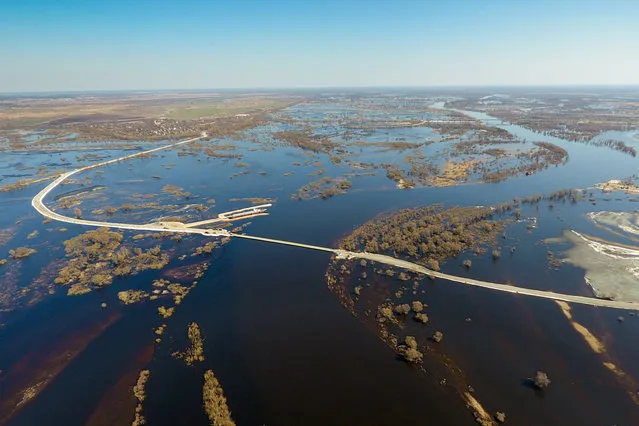 The Prypyat river floods the Homel region in Belarus, April 4, 2018. (Photo by Radio Free Europe/Radio Liberty)