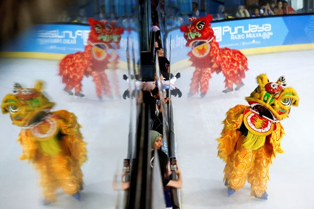 Youths perform Chinese Lion dance on figure skating during a show to celebrate the upcoming Lunar New Year, at a shopping mall in South Tangerang, on the outskirts of Jakarta, Indonesia, on January 26, 2025. (Photo by Willy Kurniawan/Reuters)