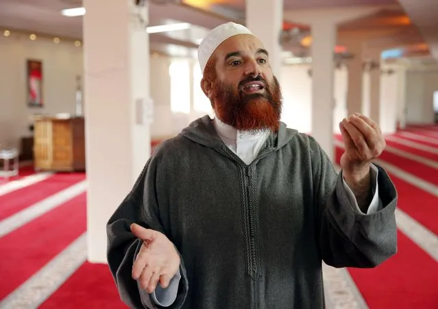 Imam Daoud Abdelkader speaks to journalists in a mosque in Berlin, Germany September 22, 2015. (Photo by Hannibal Hanschke/Reuters)