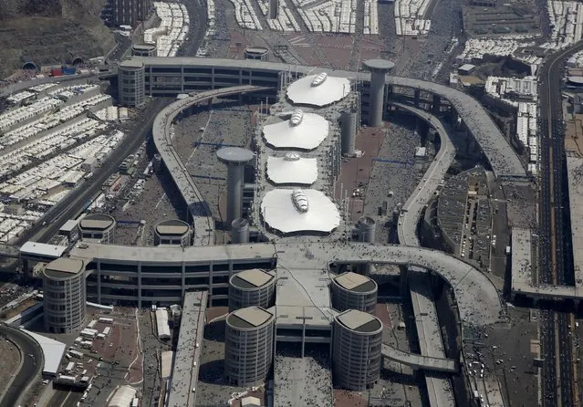 An aerial view shows the location where pillars symbolizing Satan are located, during the annual haj pilgrimage in the holy city of Mecca September 25, 2015. (Photo by Ahmad Masood/Reuters)