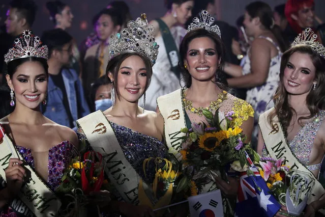 (L-R) Miss Earth-Fire Andrea Aguilera of Colombia, Miss Earth 2012 Mina Sue Choi of South Korea, Miss Earth-Water Nadeen Ayoub of Palestine and Miss Earth-Air Sheridan Mortlock of Australia pose for a group photo during the Miss Earth coronation night in Manila, Philippines, 29 November 2022. Miss Earth raises awareness on biodiversity and its conservation with this year's theme “ME loves fauna”. Winners of the Miss Earth pageant 2022 are expected to actively campaign for environment-oriented projects and events around the world. (Photo by Francis R. Malasig/EPA/EFE)