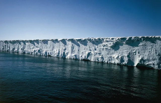 Pack ice, Ross Sea, Antarctica, circa 2003. (Photo by DeAgostini/Getty Images)