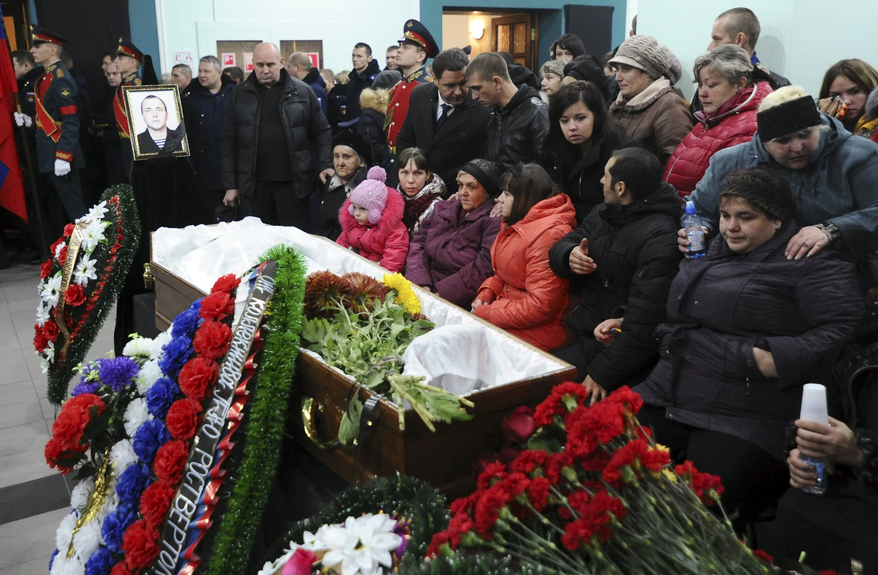 Последние новости сколько погибших. Похороны военнослужащего. Похороны российских солдат. По0ороеы российских солдат.