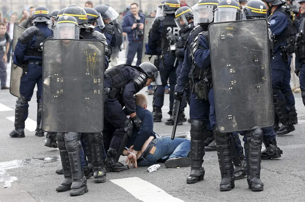 Clashes in Paris