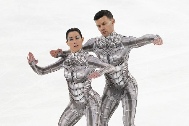 Charlene Guignard and Marco Fabbri, of Italy, compete in the ice dance's free dance segment at the ISU Grand Prix of Figure Skating, Saturday, November 2, 2024, in Angers, France. (Photo by Aurelien Morissard/AP Photo)