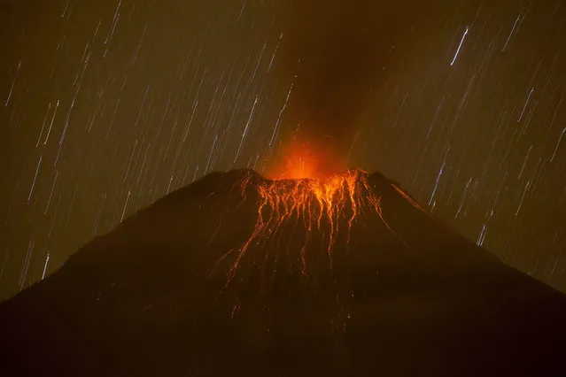 Volcanic activity at the Tungurahua volcano in Cotalo, Ecuador, 19 November 2015. An increase in volcanic activtiy has been reported at the Tungurahua volcano, according to the latest finidngs from the Ecuadorian Geophysical Institute of the National Polytechnic School (IG-EPN). (Photo by Jose Jacome/EPA)