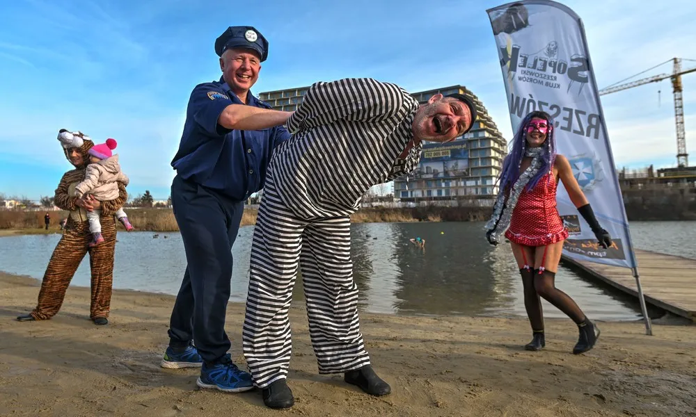 Pictures of the Year 2023, Part 001/224