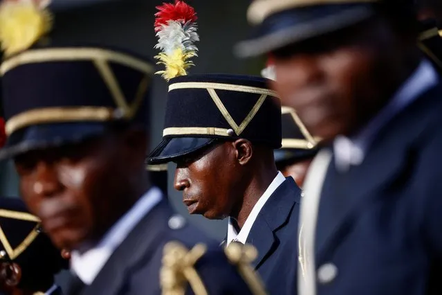 Honour guards look on as Pope Francis attends the welcoming ceremony at the Palais de la Nation on the first day of his apostolic journey, in Kinshasa, Democratic Republic of Congo on January 31, 2023. (Photo by Yara Nardi/Reuters)