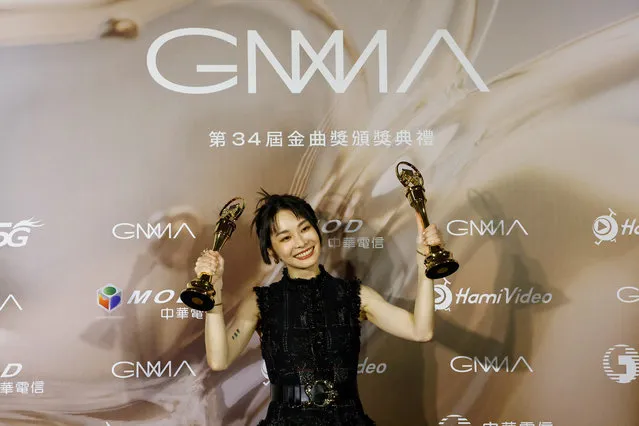 Taiwanese indie singer-songwriter Enno Cheng poses after winning the Best Taiwanese Album – Vocal Category award at the 34th Golden Melody Awards in Taipei, Taiwan on July 1, 2023. (Photo by Ann Wang/Reuters)